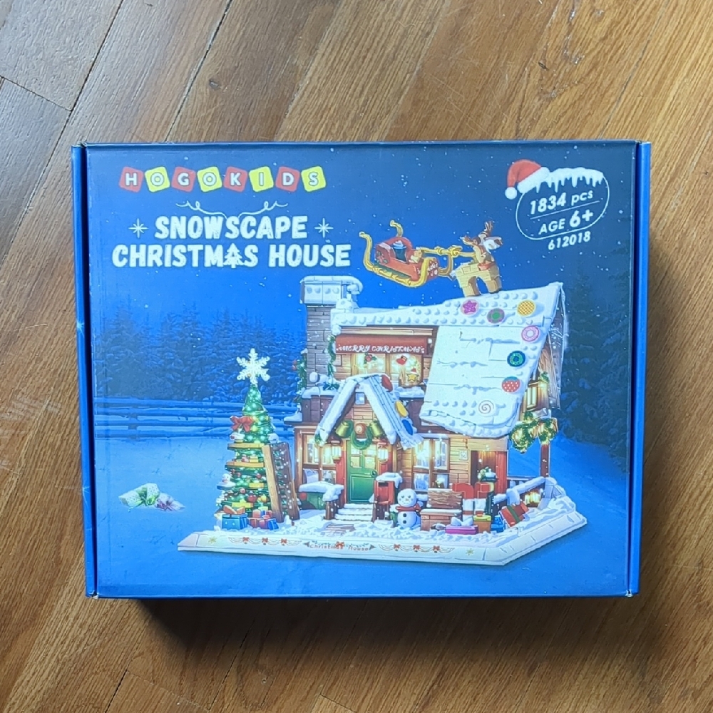 Snowscape Christmas House Puzzle - Multicolor